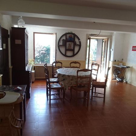 Les Favouilles - Gite & Chambres D Hotes Dauphin Экстерьер фото