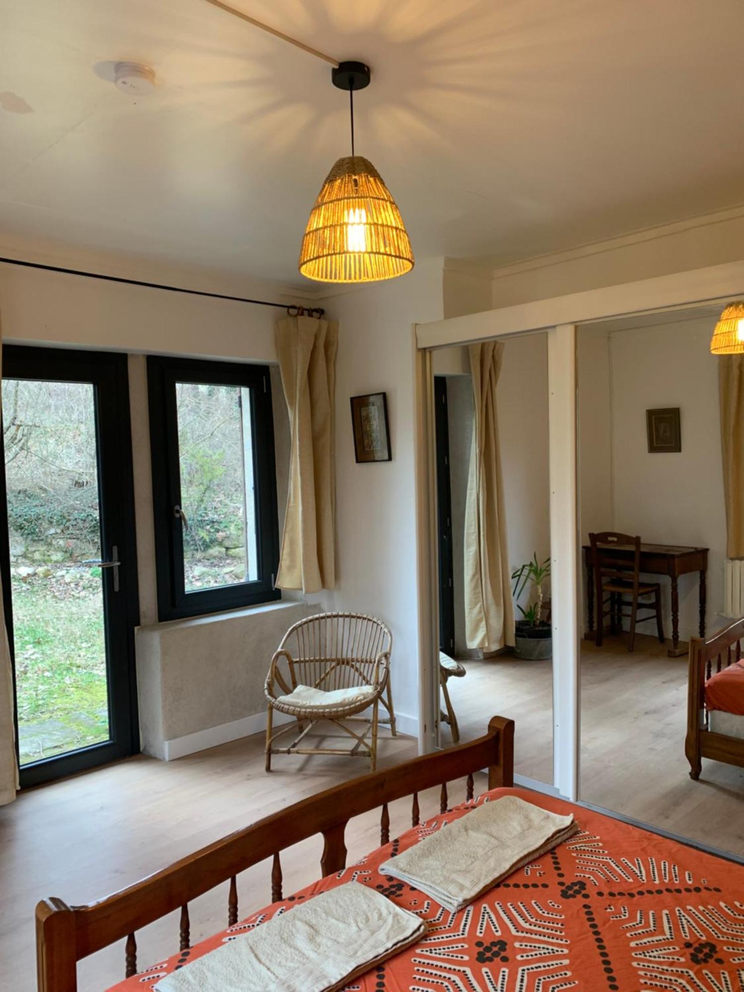 Les Favouilles - Gite & Chambres D Hotes Dauphin Экстерьер фото